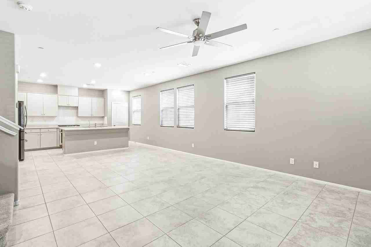 2834 Turnstone Ridge St - Photo 3 of 22
