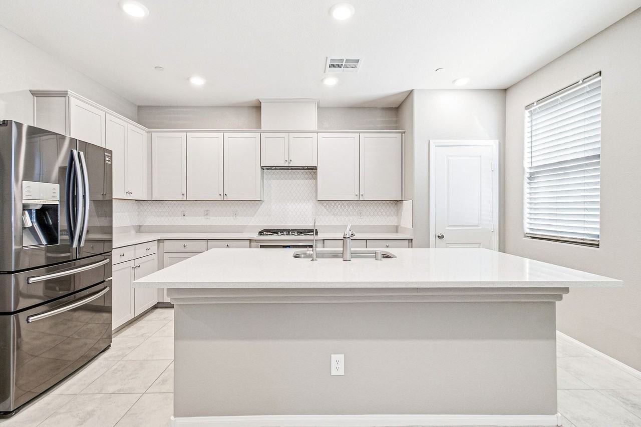 2834 Turnstone Ridge St - Photo 5 of 22