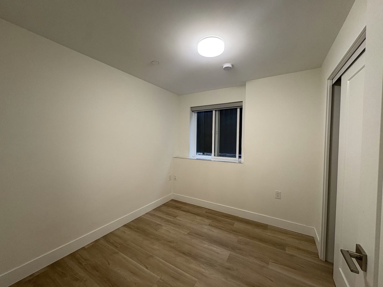 2422 East 53rd Avenue - Photo 4 of 12