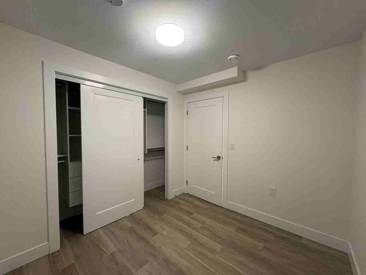 2422 East 53rd Avenue - Photo 6 of 12