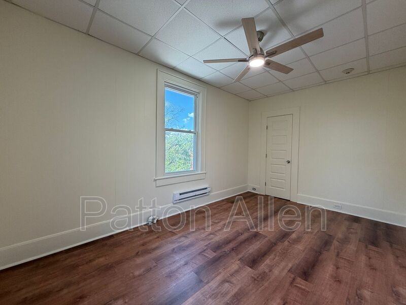 43 Ravenscroft Dr #22 - Photo 4 of 19