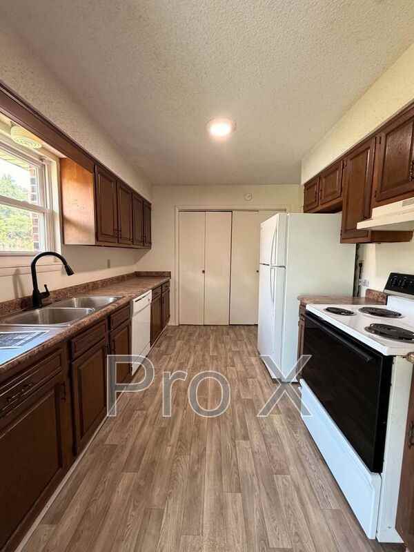 3833 College View Dr - Photo 7 of 18