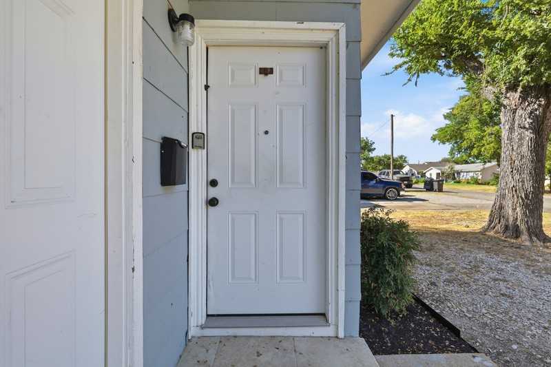3301 Willing Ave - Photo 3 of 18
