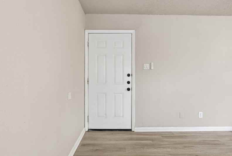 3301 Willing Ave - Photo 4 of 18