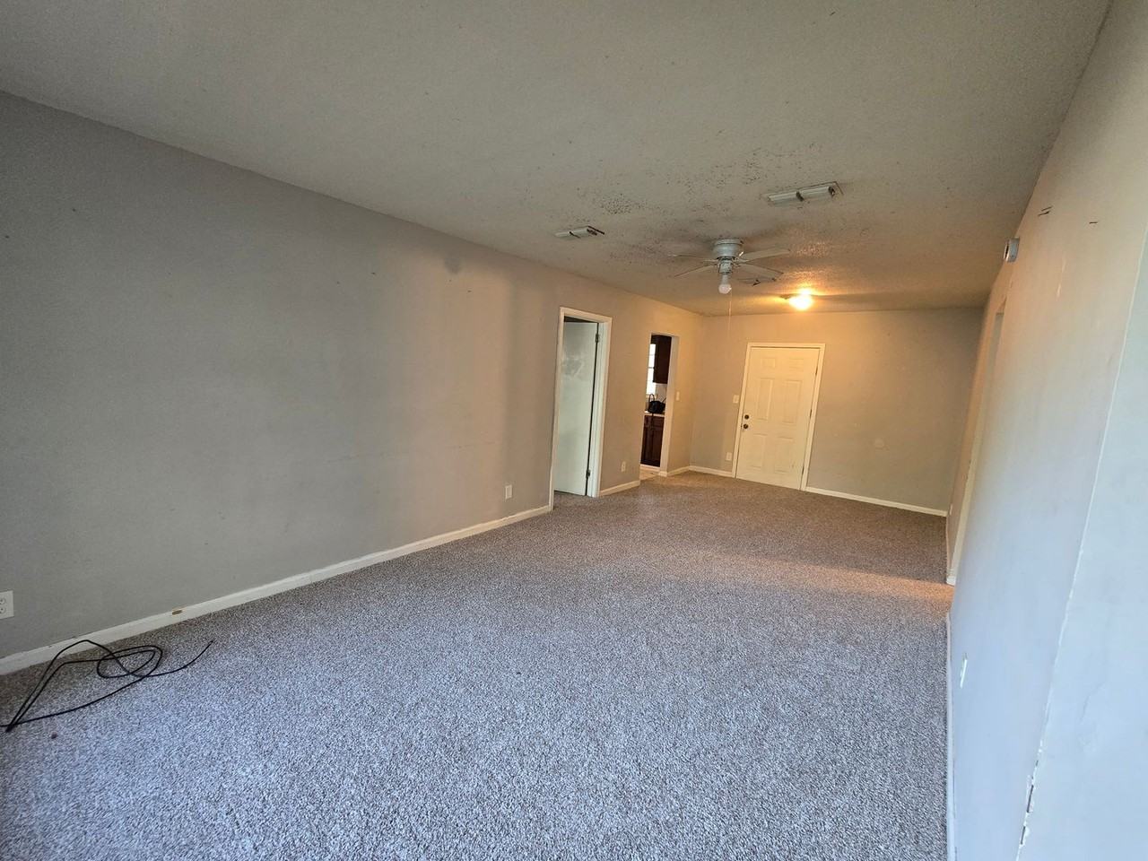 6125 Oakleigh Rd - Photo 3 of 14