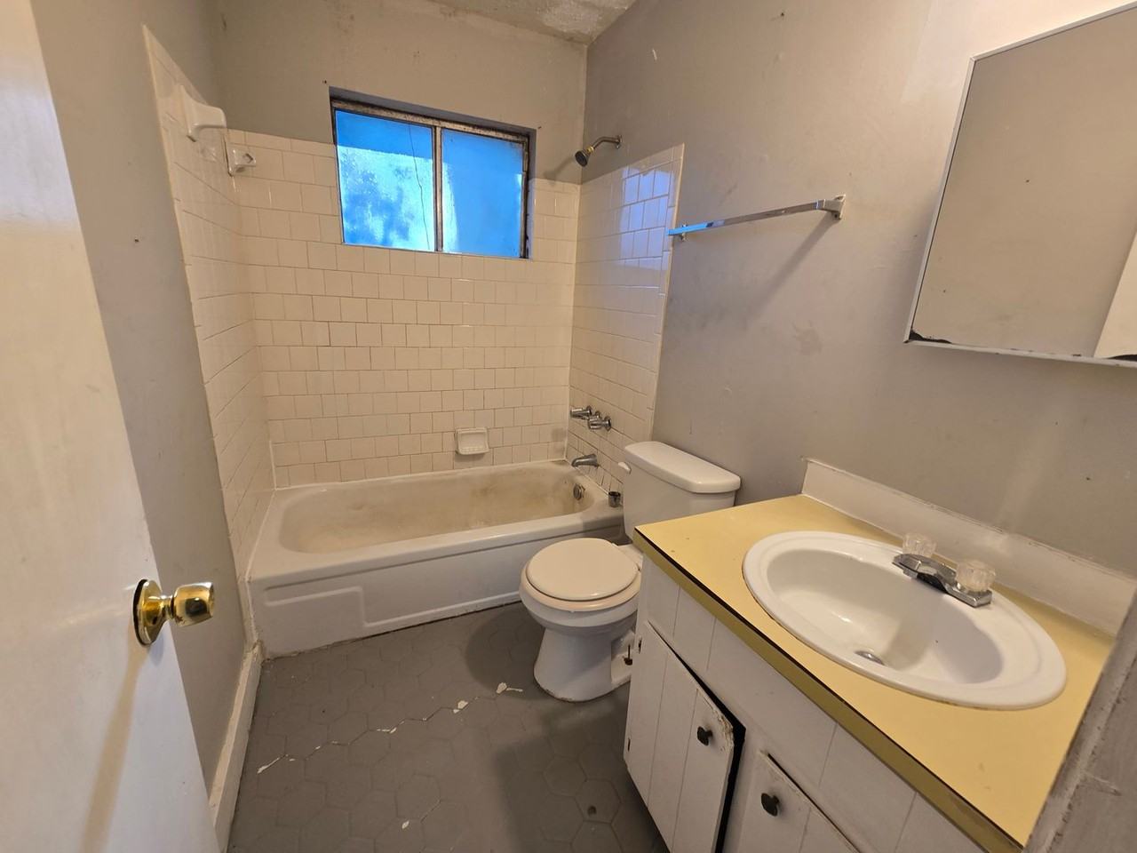 6125 Oakleigh Rd - Photo 7 of 14