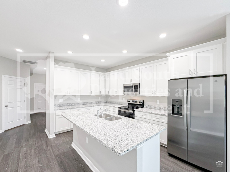 3358 Cup Dr - Photo 4 of 16
