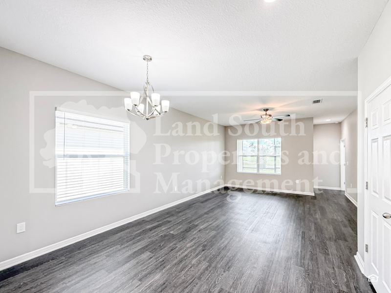 3358 Cup Dr - Photo 5 of 16