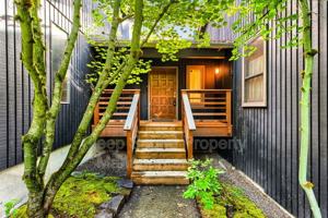featured image of 2001 Sw Broadleaf Dr