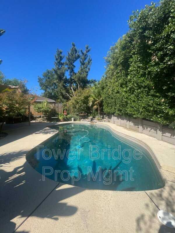 7720 Thunderbird Ct - Photo 2 of 3