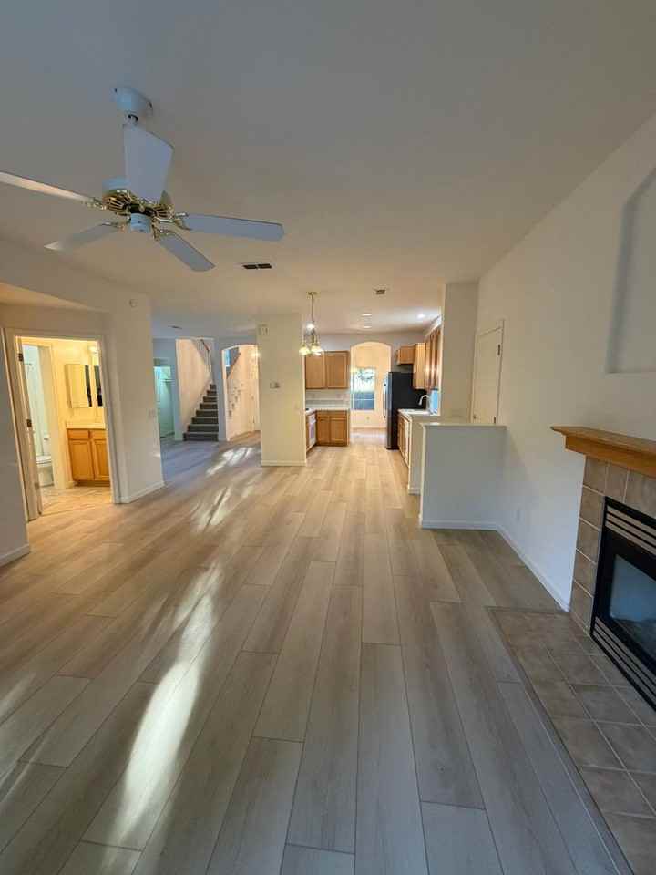 549 Cascade Dr - Photo 4 of 32