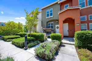 featured image of 265 Esfahan Ct