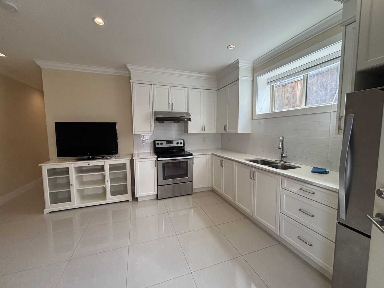 5775 Kitchener Street - Photo 4 of 20