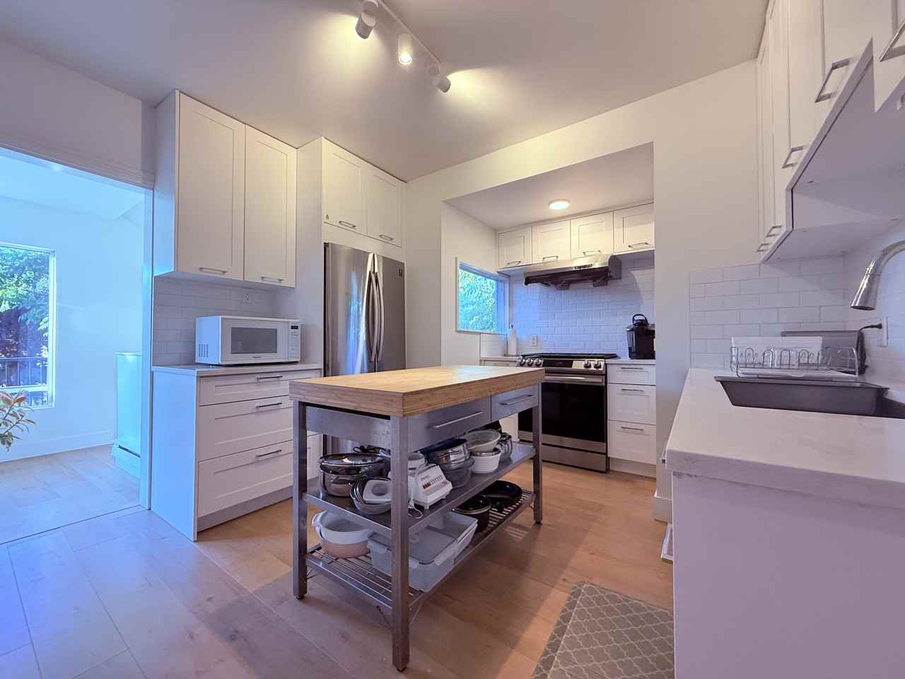 732 13th Street East - Photo 4 of 30