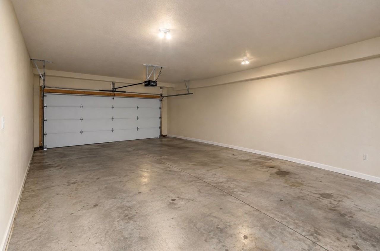 804 Nighthawk Dr - Photo 3 of 12