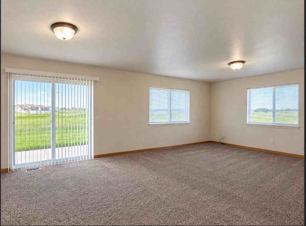 804 Nighthawk Dr - Photo 5 of 12