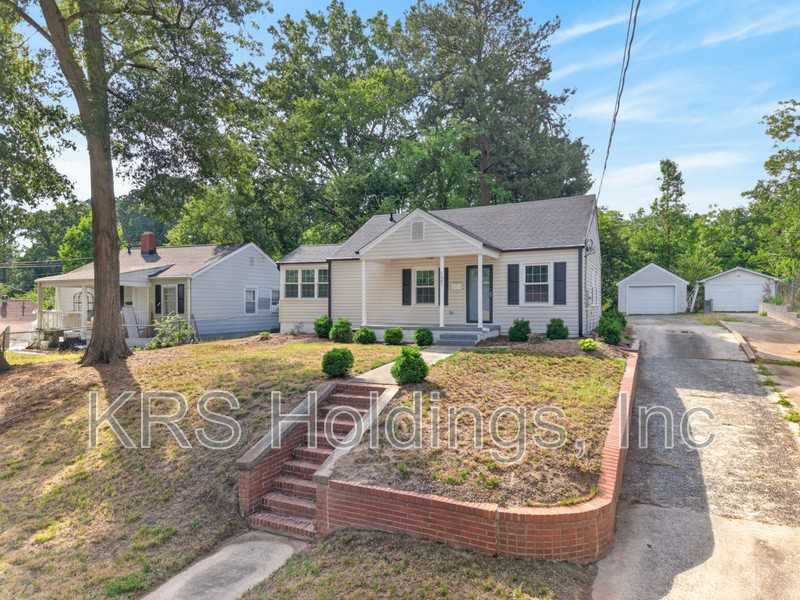 1507 Robinhood Rd - Photo 3 of 28