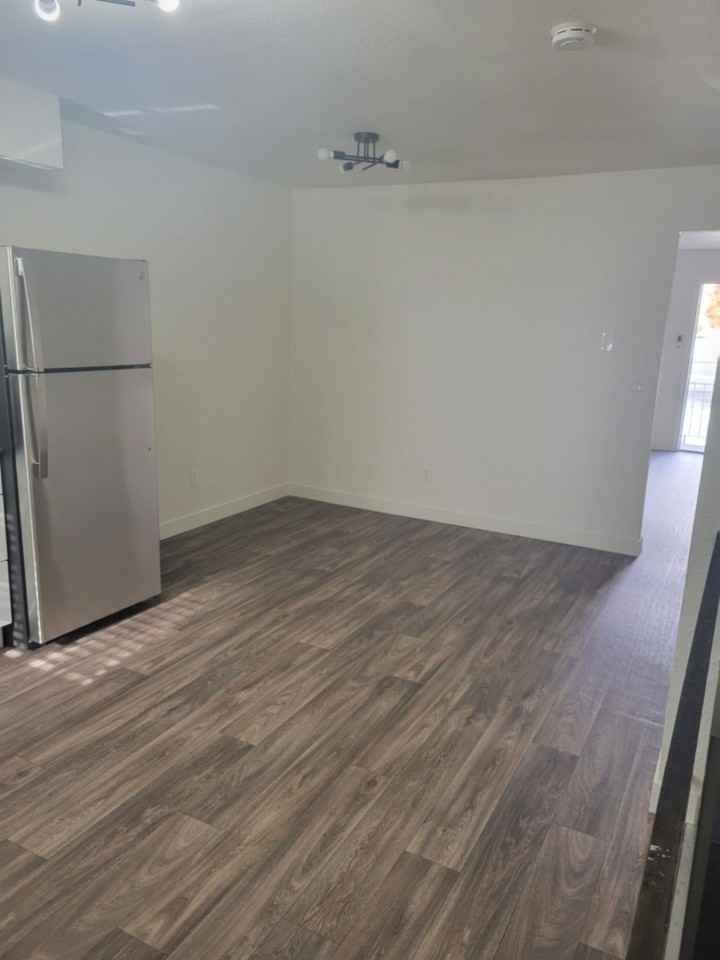 Spacious 5 Bedroom Duplex - Photo 2 of 15
