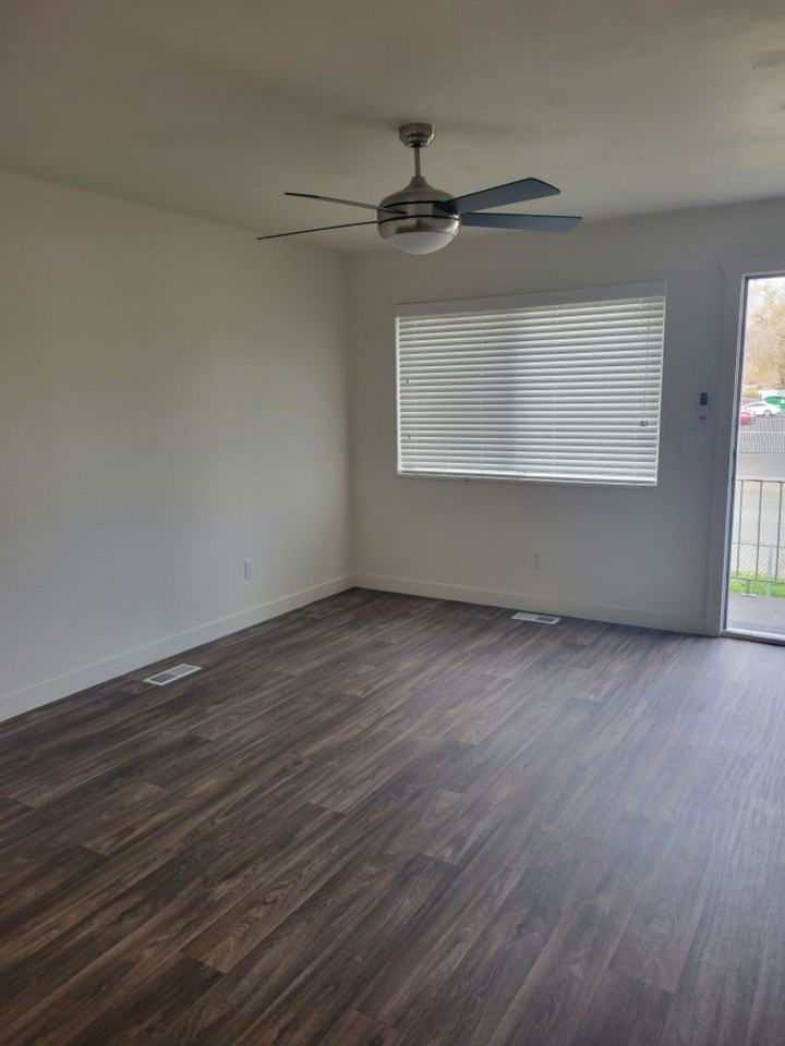 Spacious 5 Bedroom Duplex - Photo 3 of 15