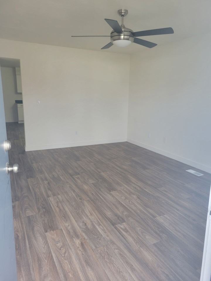 Spacious 5 Bedroom Duplex - Photo 4 of 15