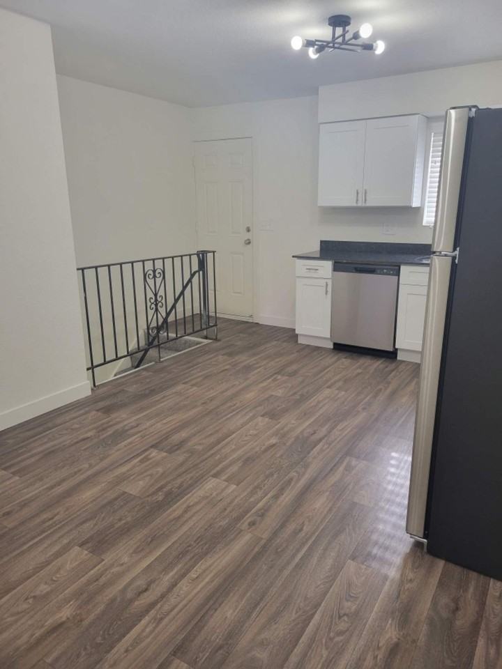 Spacious 5 Bedroom Duplex - Photo 7 of 15