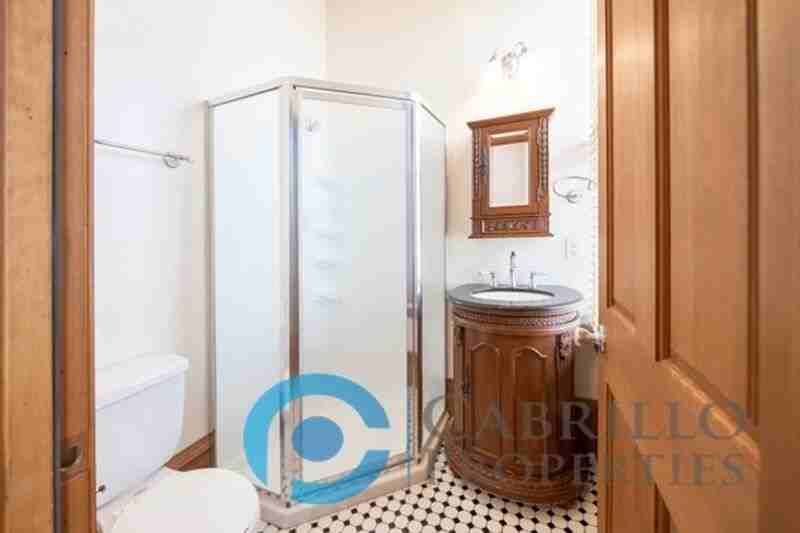1499 J St - Photo 3 of 35