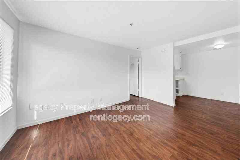 2630 Darwin St #11 - Photo 4 of 18