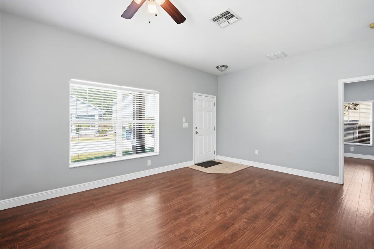 7605 N Dixon Ave - Photo 6 of 26