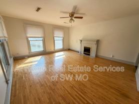 1021 E Walnut St #3 - Photo 1 of 1