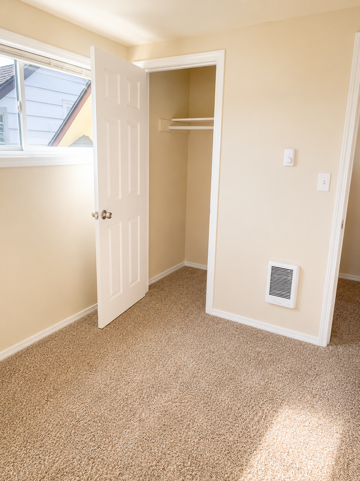 205 19th Avenue Southeast - Photo 5 of 10