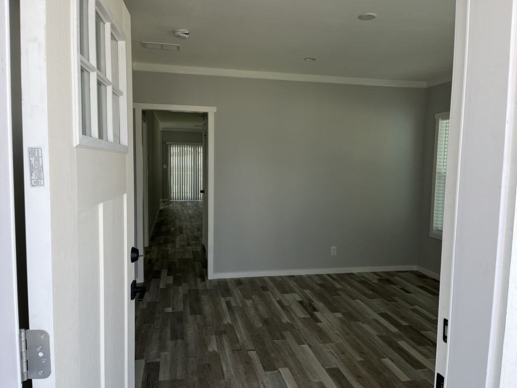 311 Holland St - Photo 4 of 36