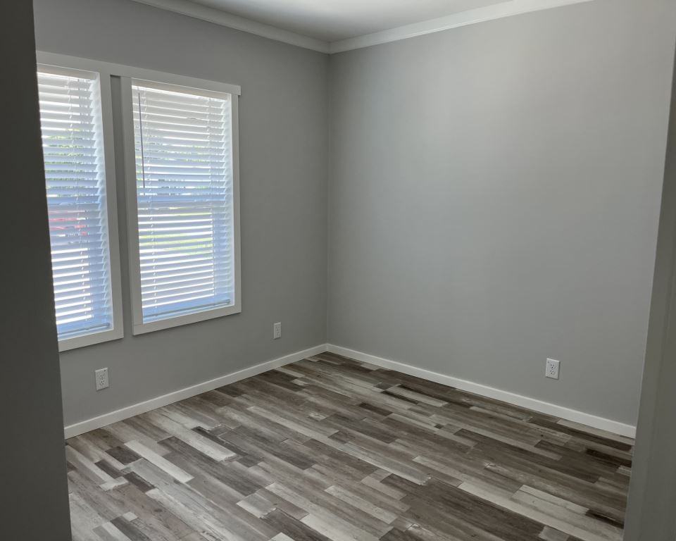 311 Holland St - Photo 7 of 36