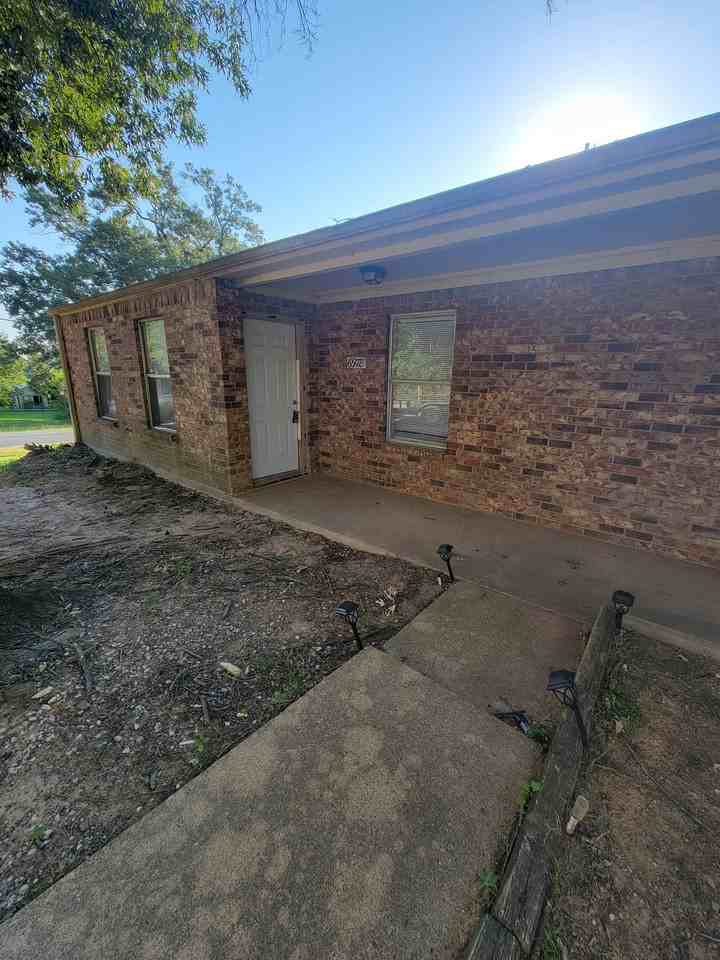 Tyler Duplexes - Photo 2 of 10
