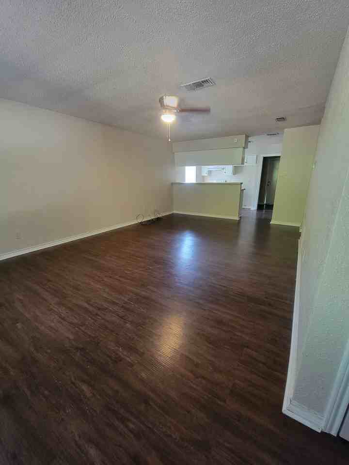 Tyler Duplexes - Photo 3 of 10