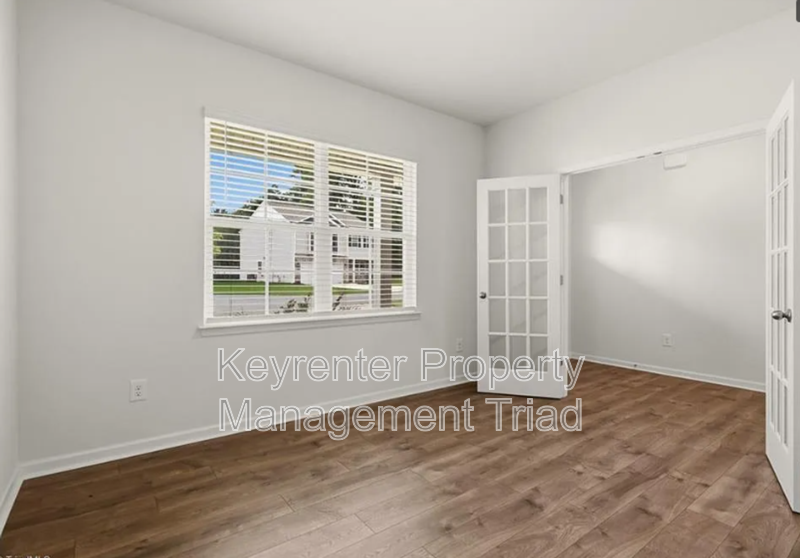 7448 Buckpasser Dr - Photo 4 of 49