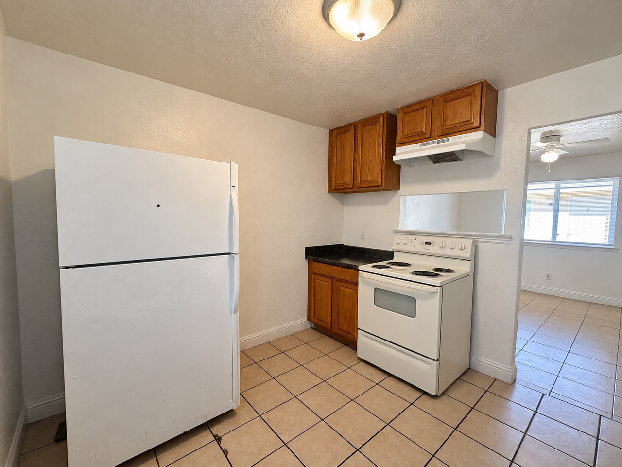 427 West Locust Avenue - Photo 6 of 12
