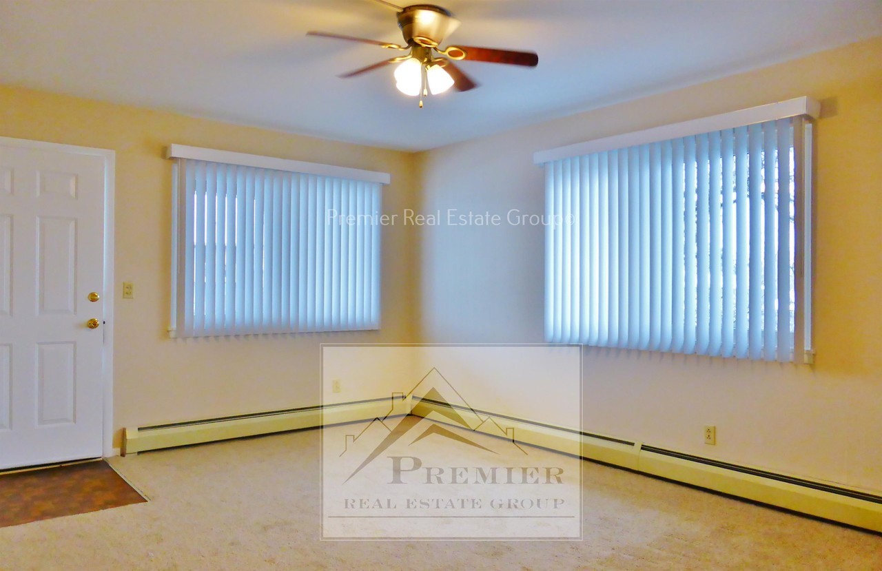 1466 Hathaway - Photo 2 of 17