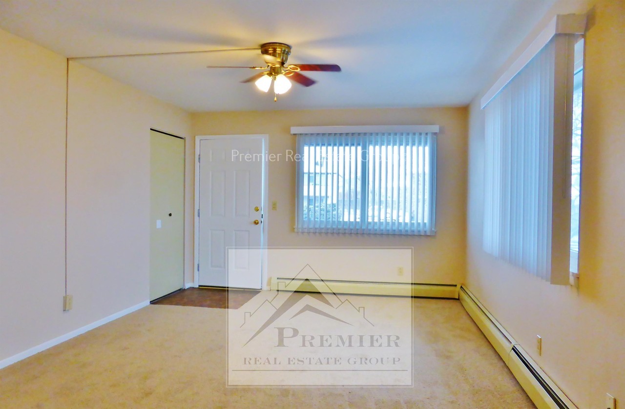 1466 Hathaway - Photo 3 of 17