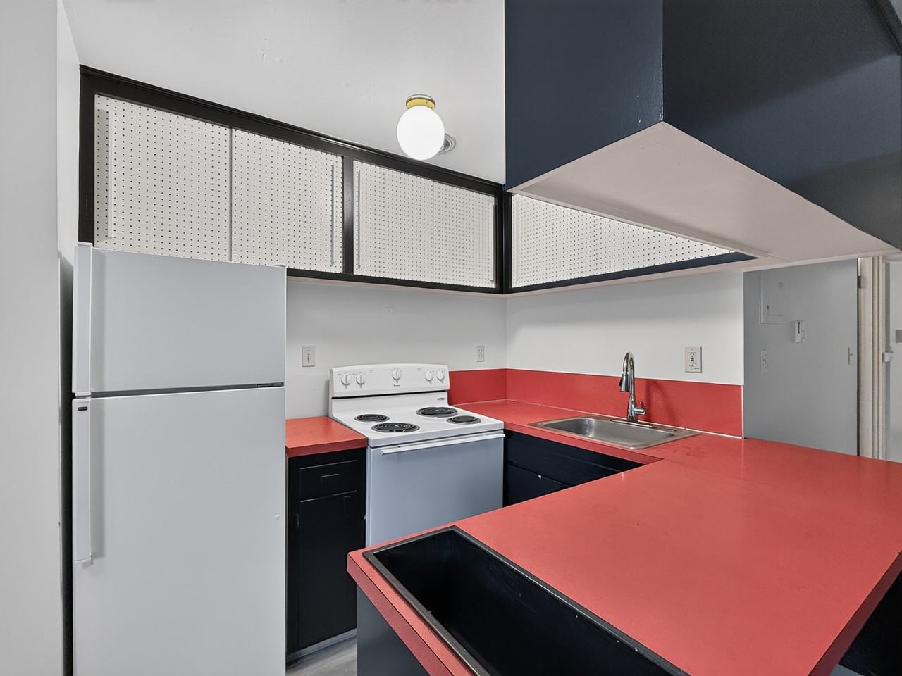 1320 14th Avenue South // Garden Apartments - Photo 4 of 19
