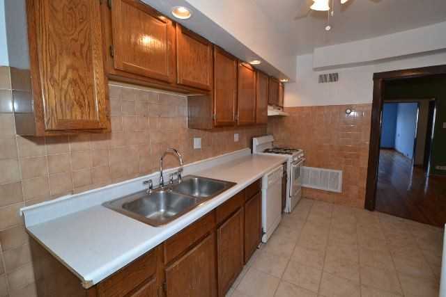 3243 N Damen Ave #3 - Photo 3 of 20