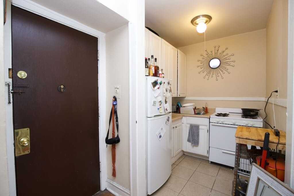 3121 N Hamlin Ave #2M - Photo 2 of 19