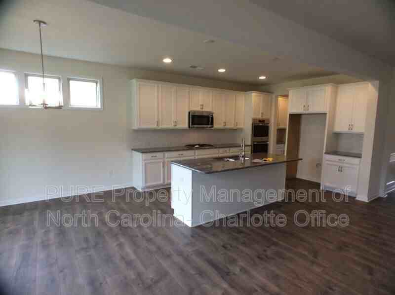 107 Torridge Ave - Photo 4 of 18