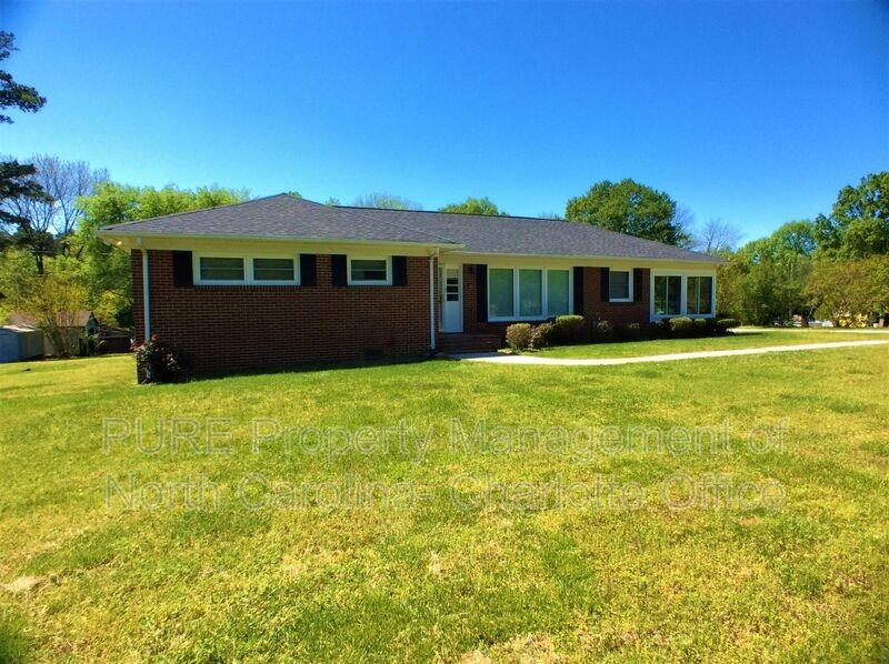 128 Kensett Ave - Photo 2 of 34
