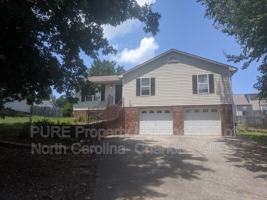 featured image of 3717 Signet Dr