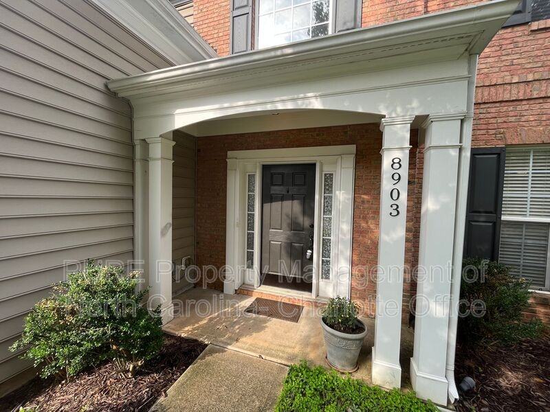 8903 Darcy Hopkins Dr - Photo 4 of 30