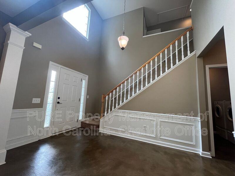 8903 Darcy Hopkins Dr - Photo 5 of 30