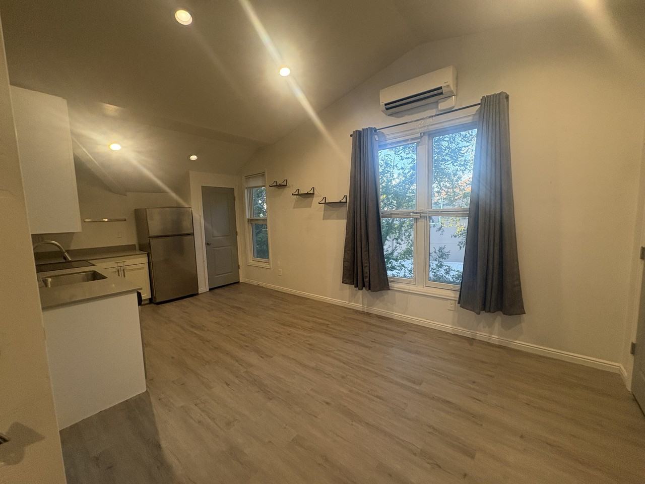 402 N. Center Street - Photo 7 of 39