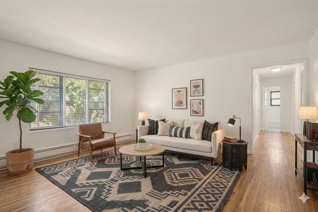 Bay Ridge Court - Photo 5 of 30
