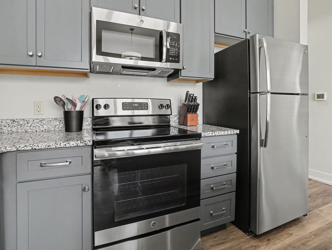 Strongback Apartments - Photo 4 of 18