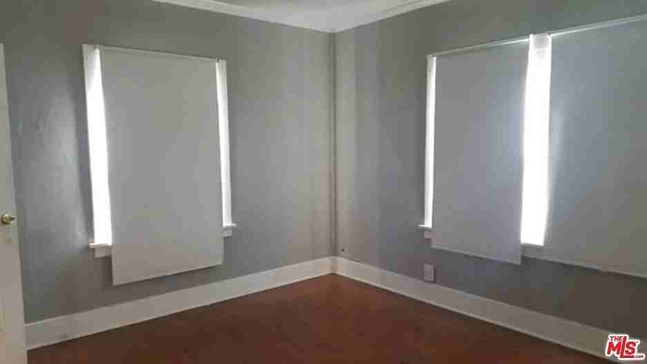 4110 Griffin (World Capital Holdings) - Photo 2 of 8